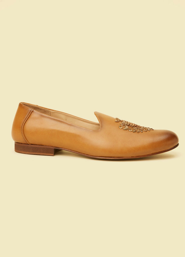 alt message - Manyavar Men Dark Brown Loafer Style Shoes image number 3